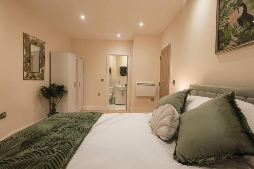Ocean - 2 Bed Flat Sleeps 6 With Gym Access Lägenhet Southampton Exteriör bild