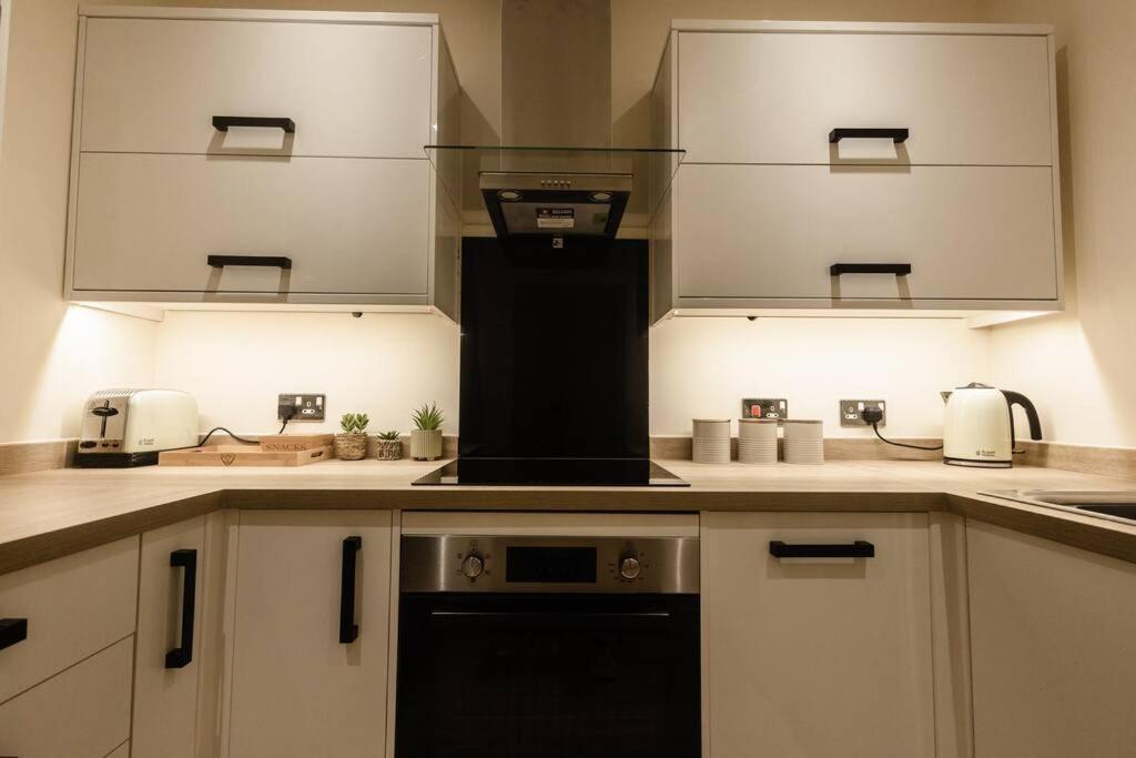 Ocean - 2 Bed Flat Sleeps 6 With Gym Access Lägenhet Southampton Exteriör bild