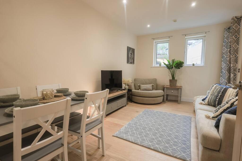 Ocean - 2 Bed Flat Sleeps 6 With Gym Access Lägenhet Southampton Exteriör bild