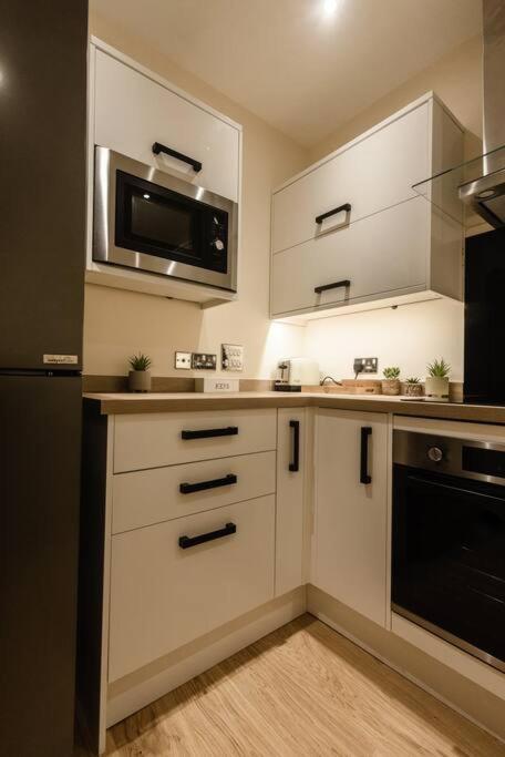 Ocean - 2 Bed Flat Sleeps 6 With Gym Access Lägenhet Southampton Exteriör bild